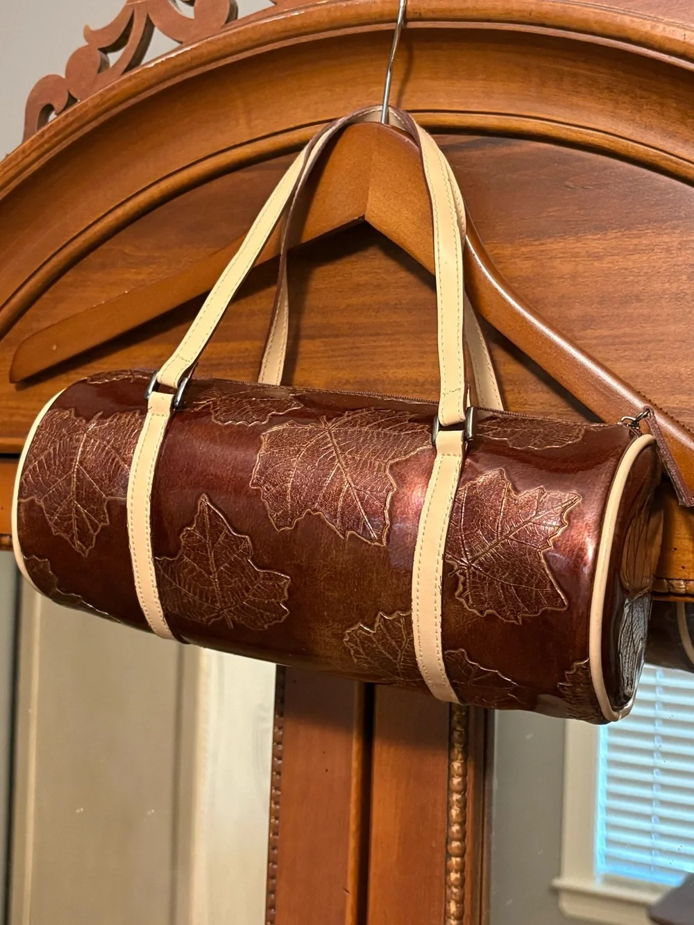 🍁Fall, Brown Leaf-Embossed Barrel Bag with Cream Straps